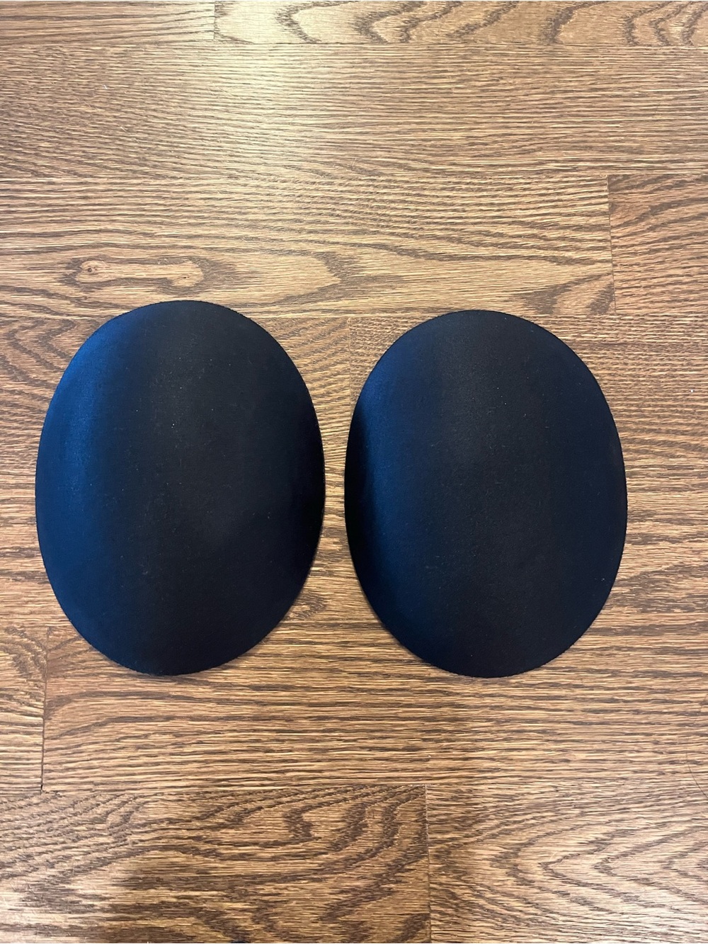 NEW Misses Kisses Bra: Moderate Plunge Bra with Black Pads | Size Voluptuous XL - Picture 6 of 7